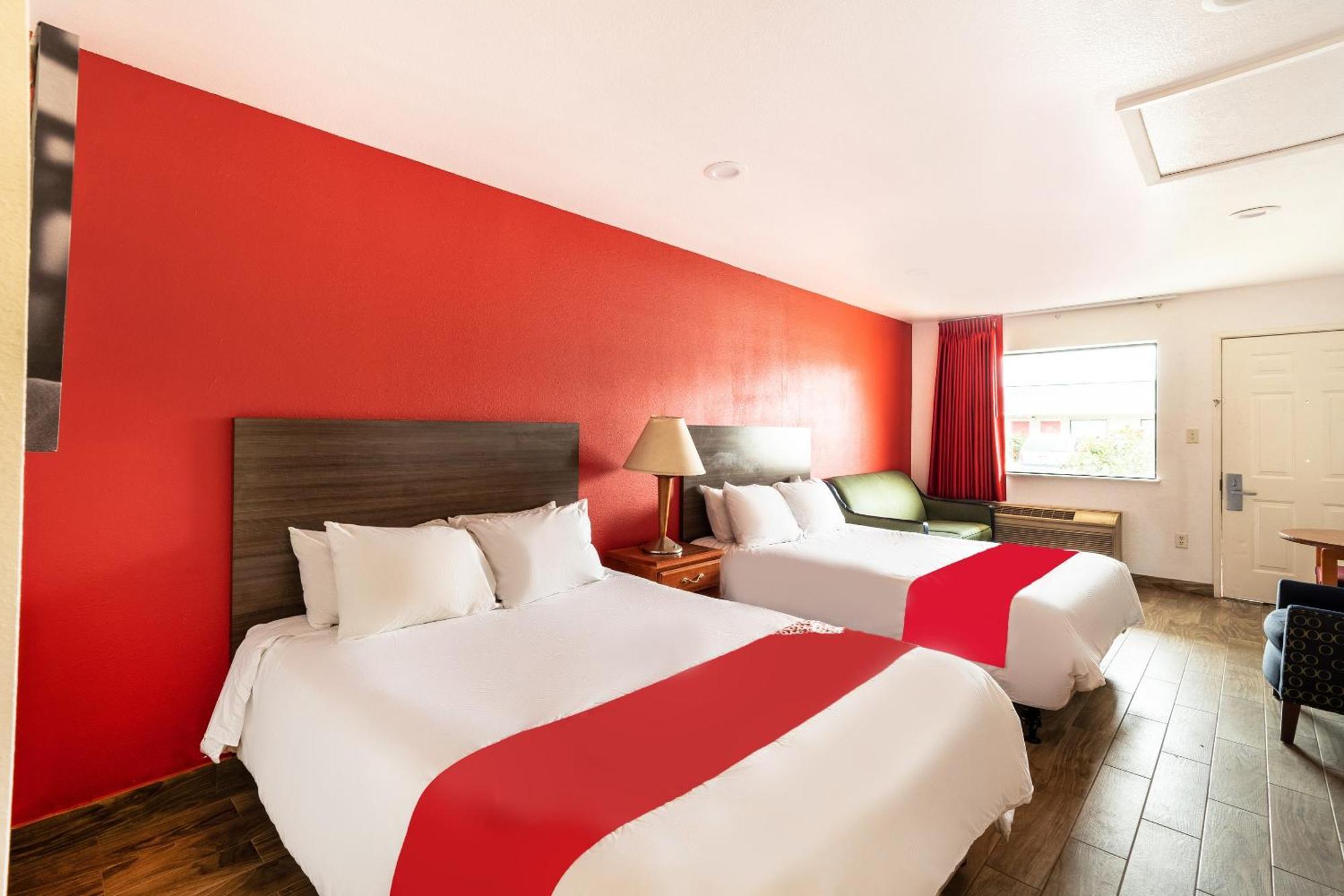 Oyo Hotel San Antonio Near At&T Center Экстерьер фото