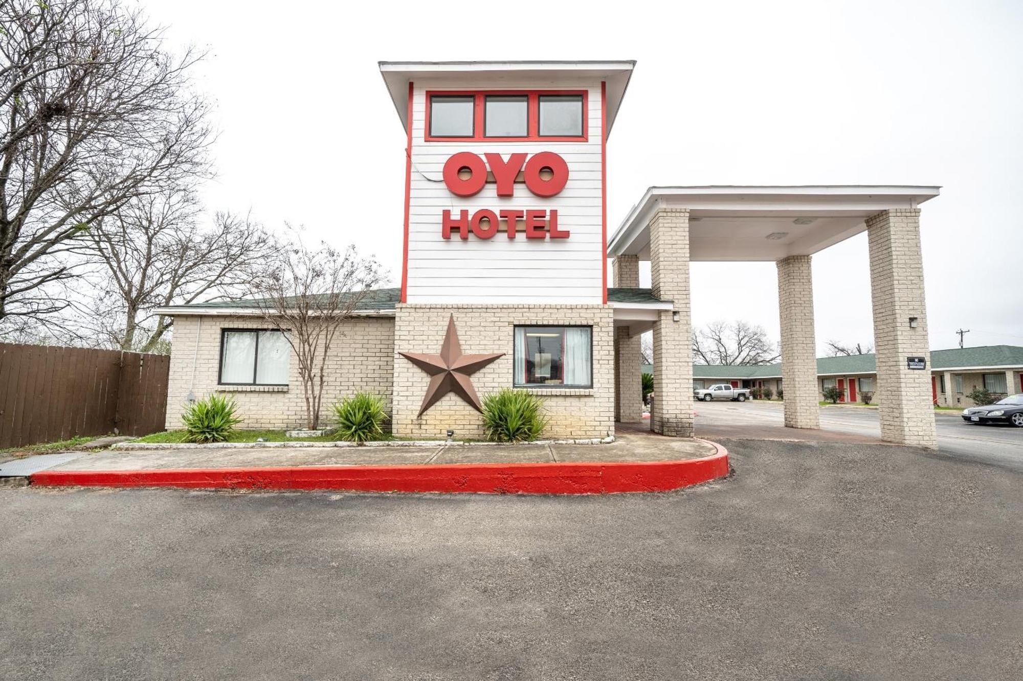 Oyo Hotel San Antonio Near At&T Center Экстерьер фото
